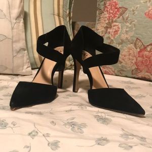 Vince Camuto - Black Suede Beautiful heels.